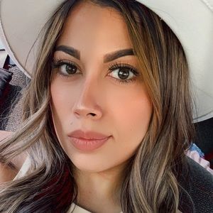 Meet your Posher, Vanesa